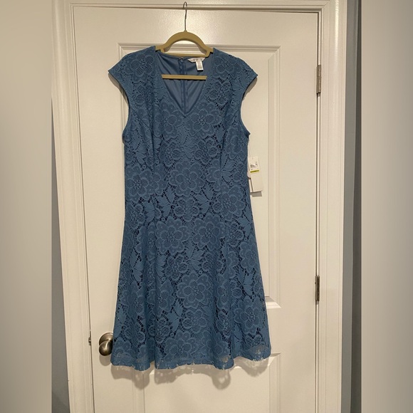 London Times Dresses & Skirts - SALE London Times NWT short sleeve lace aline dress